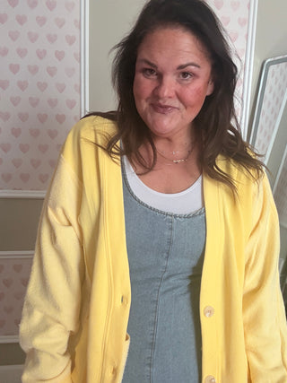 Spring yellow sweatshirt cardigan for women, soft longline cozy layer with pockets, comfy mom style outfit, trendy women’s clothing