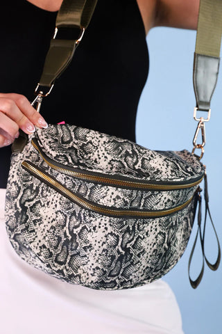 Snakeskin patterned fanny pack - bum bag. 